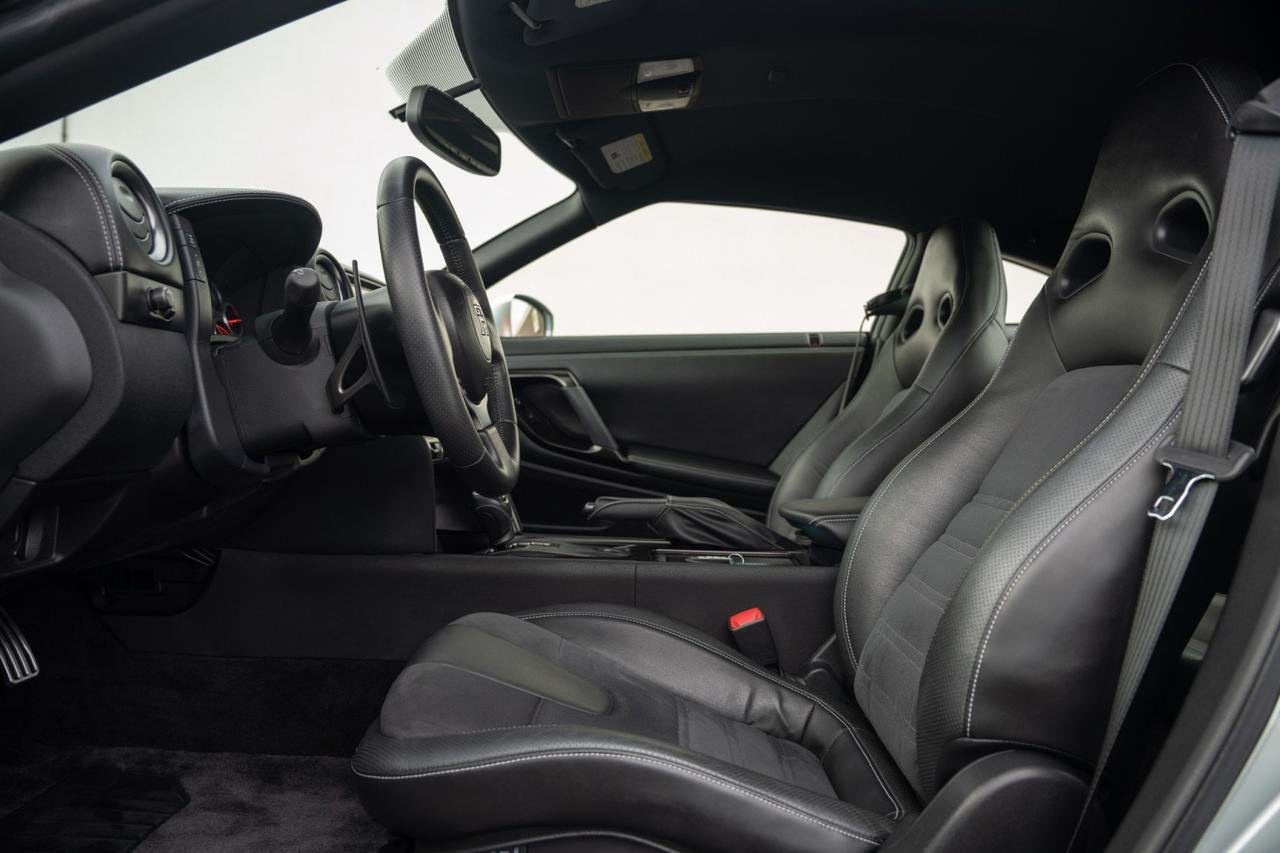 2015 Nissan GT-R Premium (7)