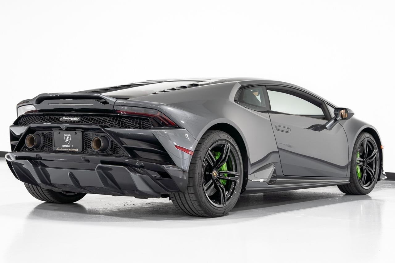 2022 Lamborghini Huracan EVO RWD Coupe (18)
