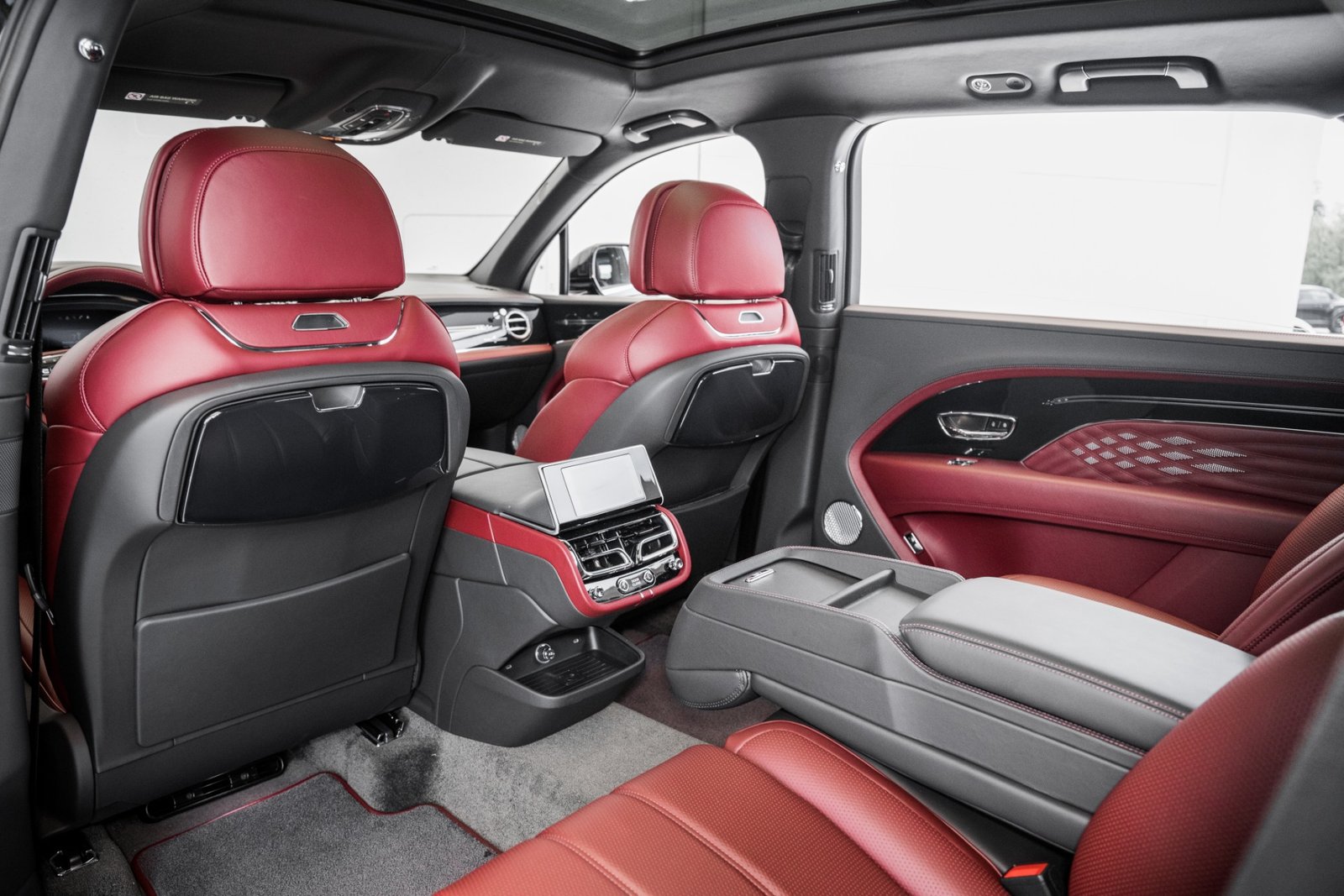 2023 BENTLEY BENTAYGA EWB AZURE FIRST ED V8 (8)