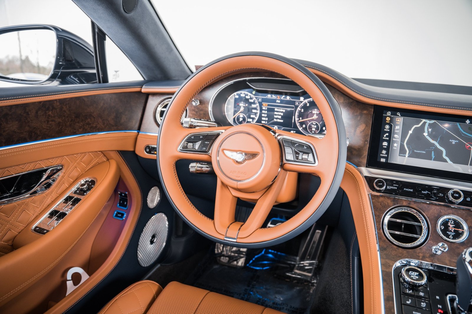 2023 BENTLEY CONTINENTAL GT AZURE V8 (24)