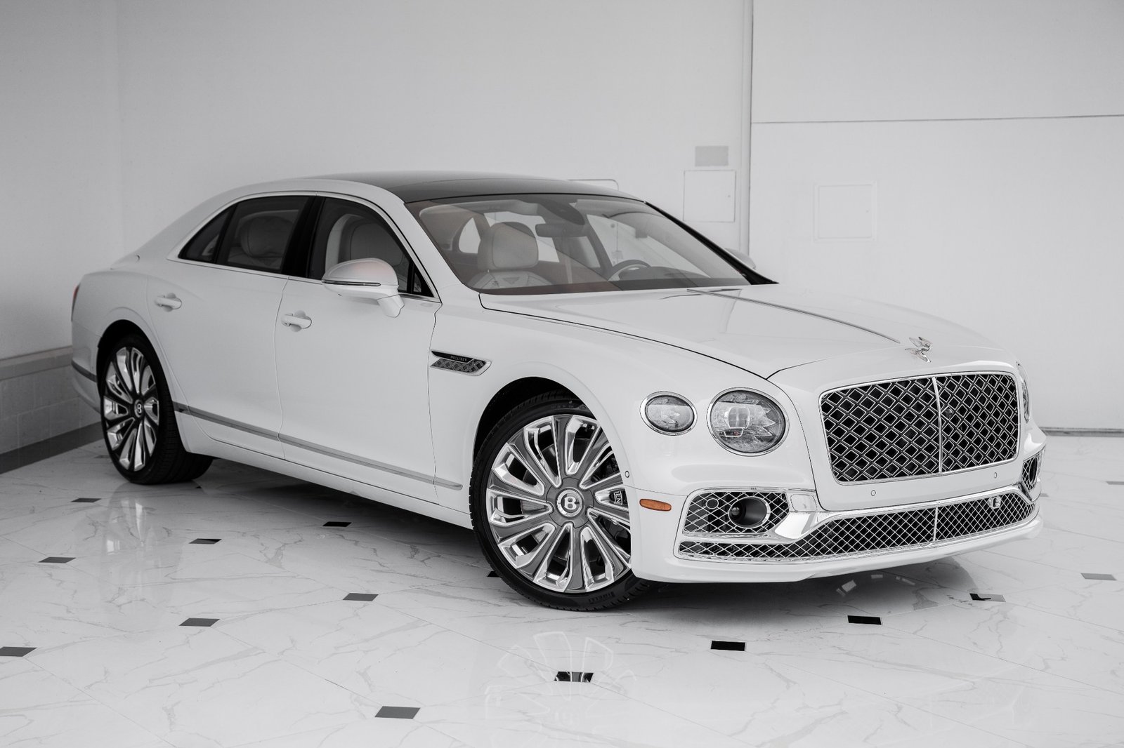 2023 BENTLEY FLYING SPUR MULLINER V8 (1)