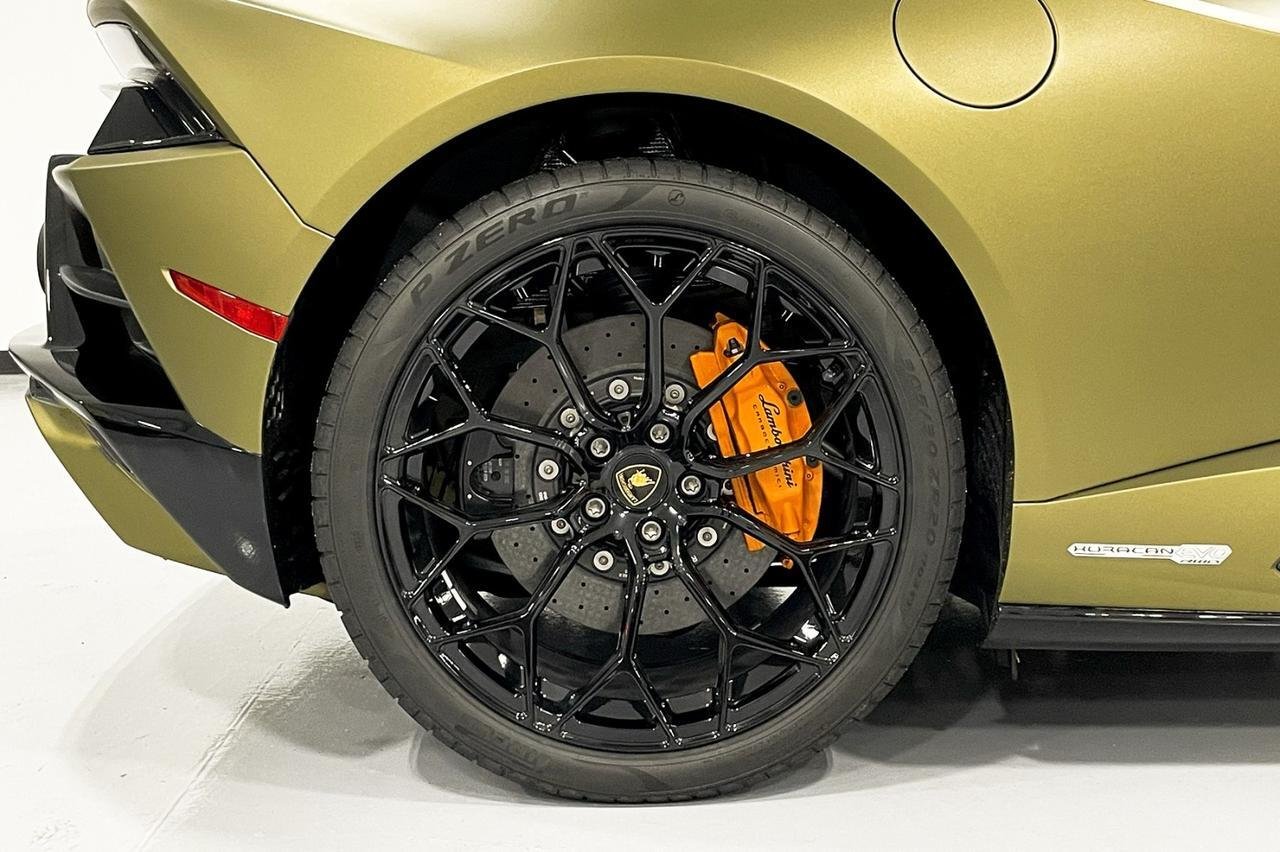 2023 Lamborghini Huracan EVO (2)