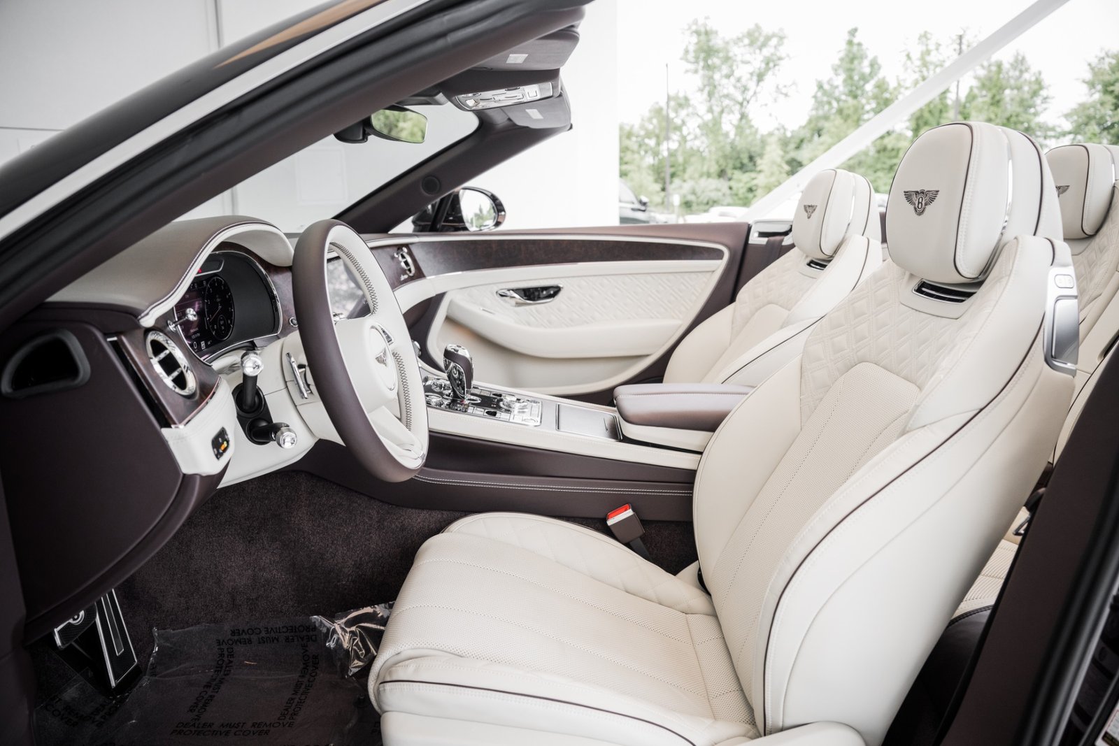 New-2023-Bentley-CONTINENTAL-GTC-AZURE-V8- (10)