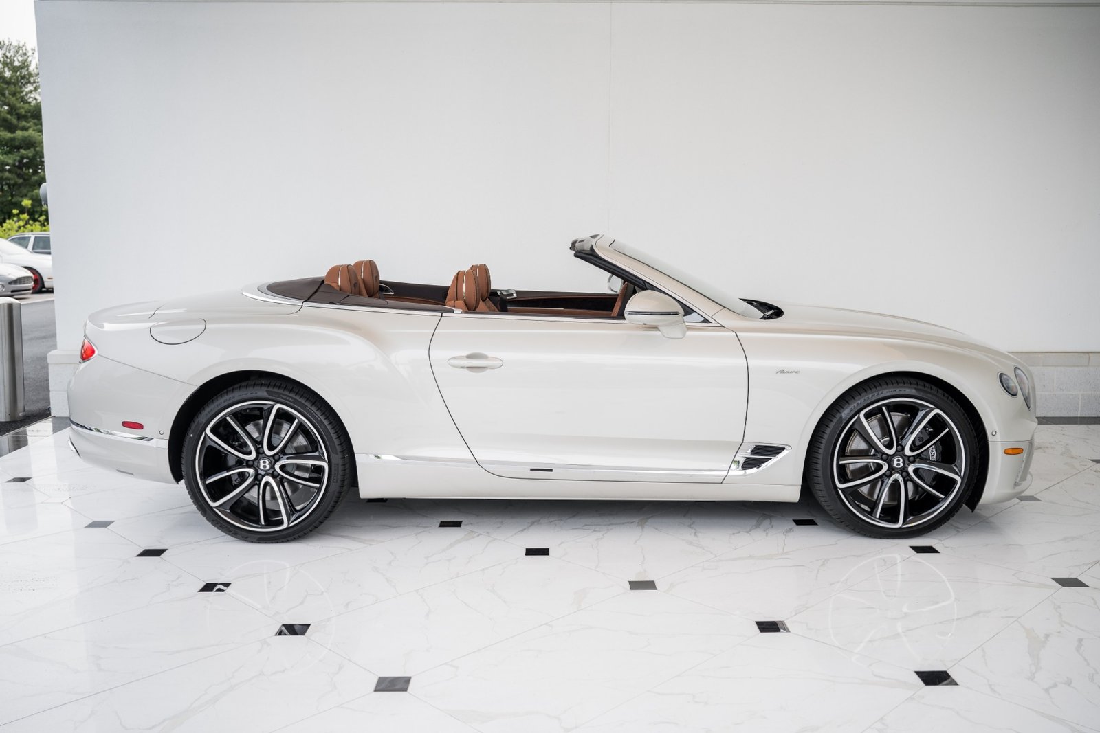 New-2023-Bentley-CONTINENTAL-GTC-AZURE-V8 (15)