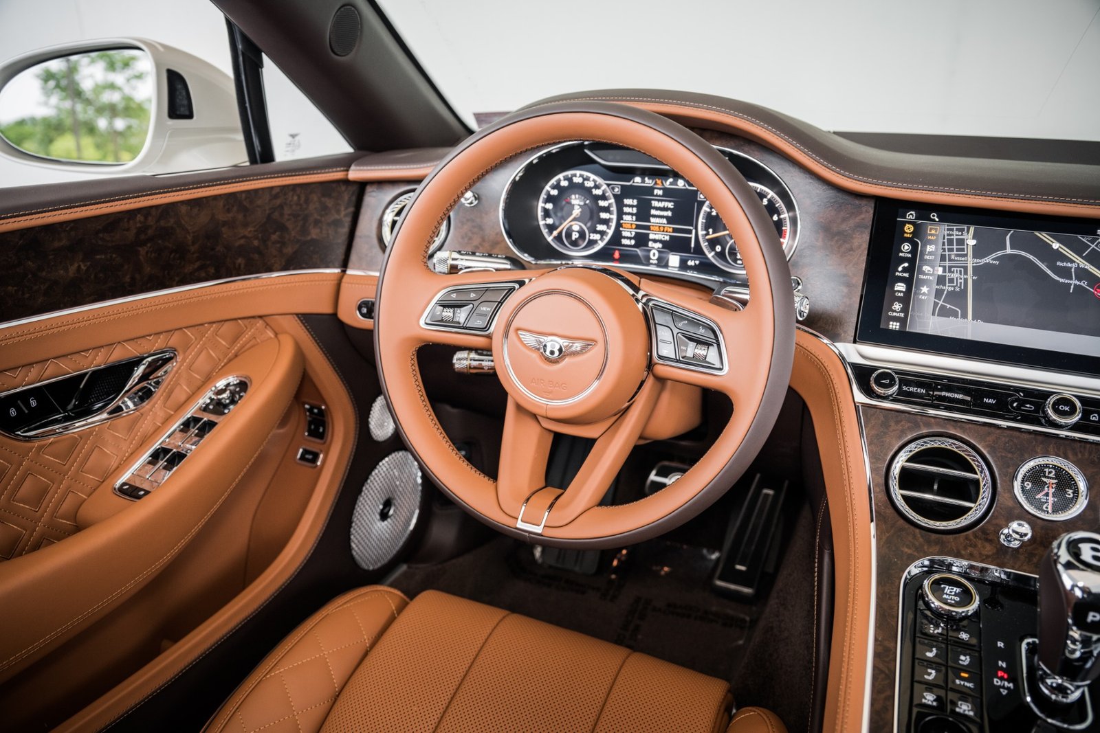 New-2023-Bentley-CONTINENTAL-GTC-AZURE-V8 (23)