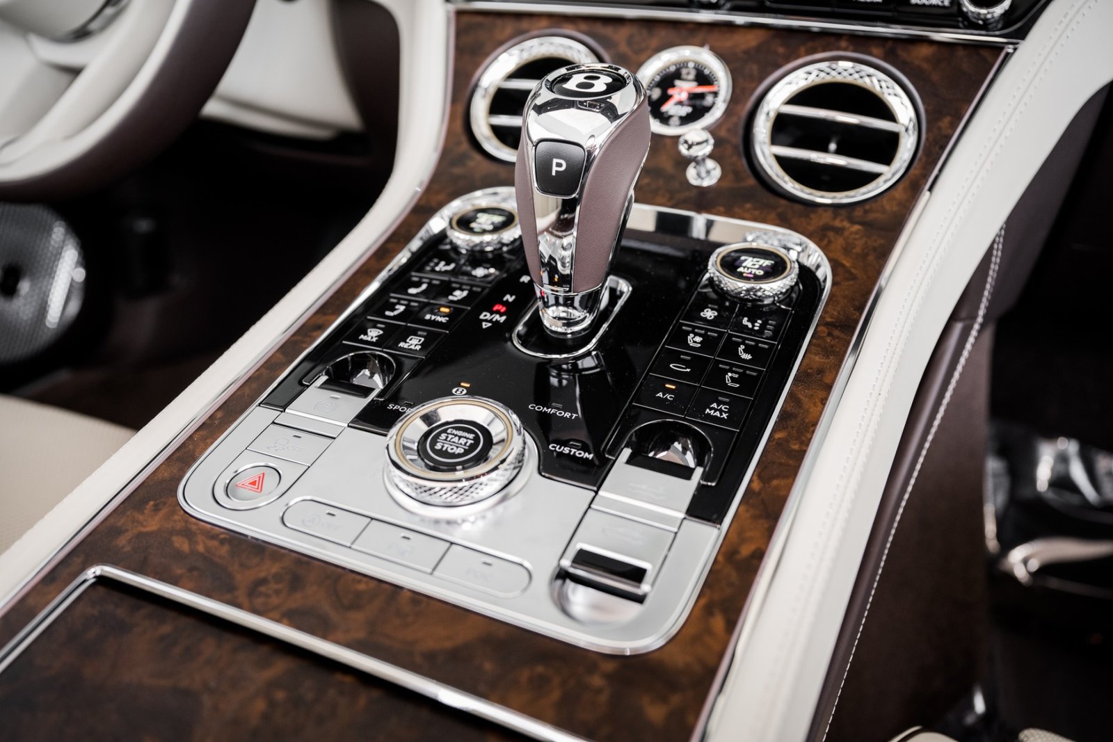 New-2023-Bentley-CONTINENTAL-GTC-AZURE-V8- (30)