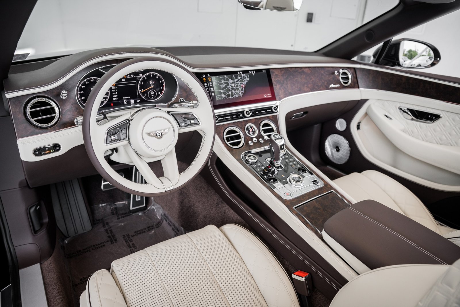 New-2023-Bentley-CONTINENTAL-GTC-AZURE-V8- (4)