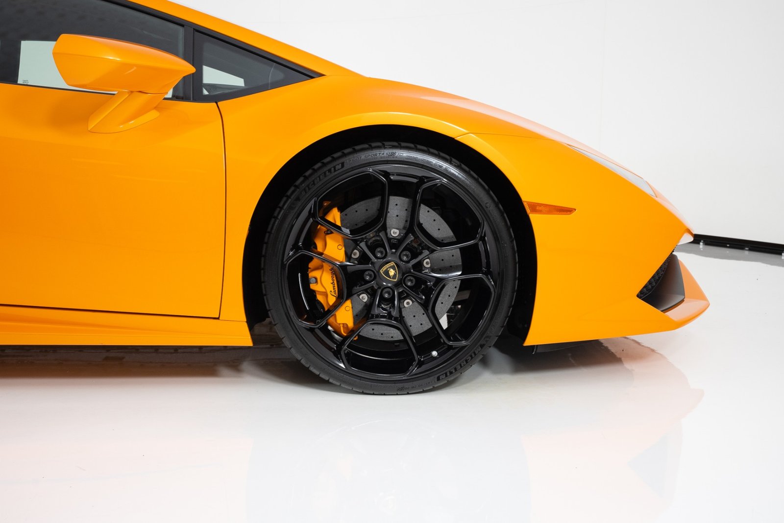 2015 LAMBORGHINI HURACAN LP610-4 (5)