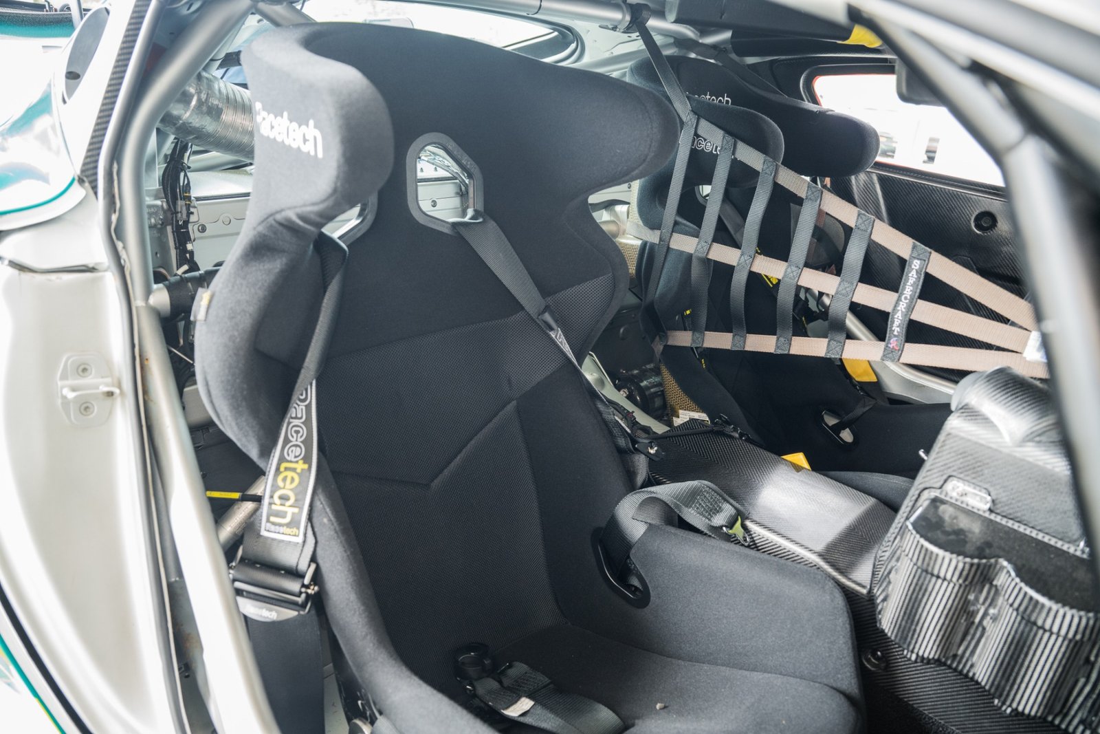 2020 ASTON MARTIN VANTAGE GT4 COMPETITION RACE CAR (7)