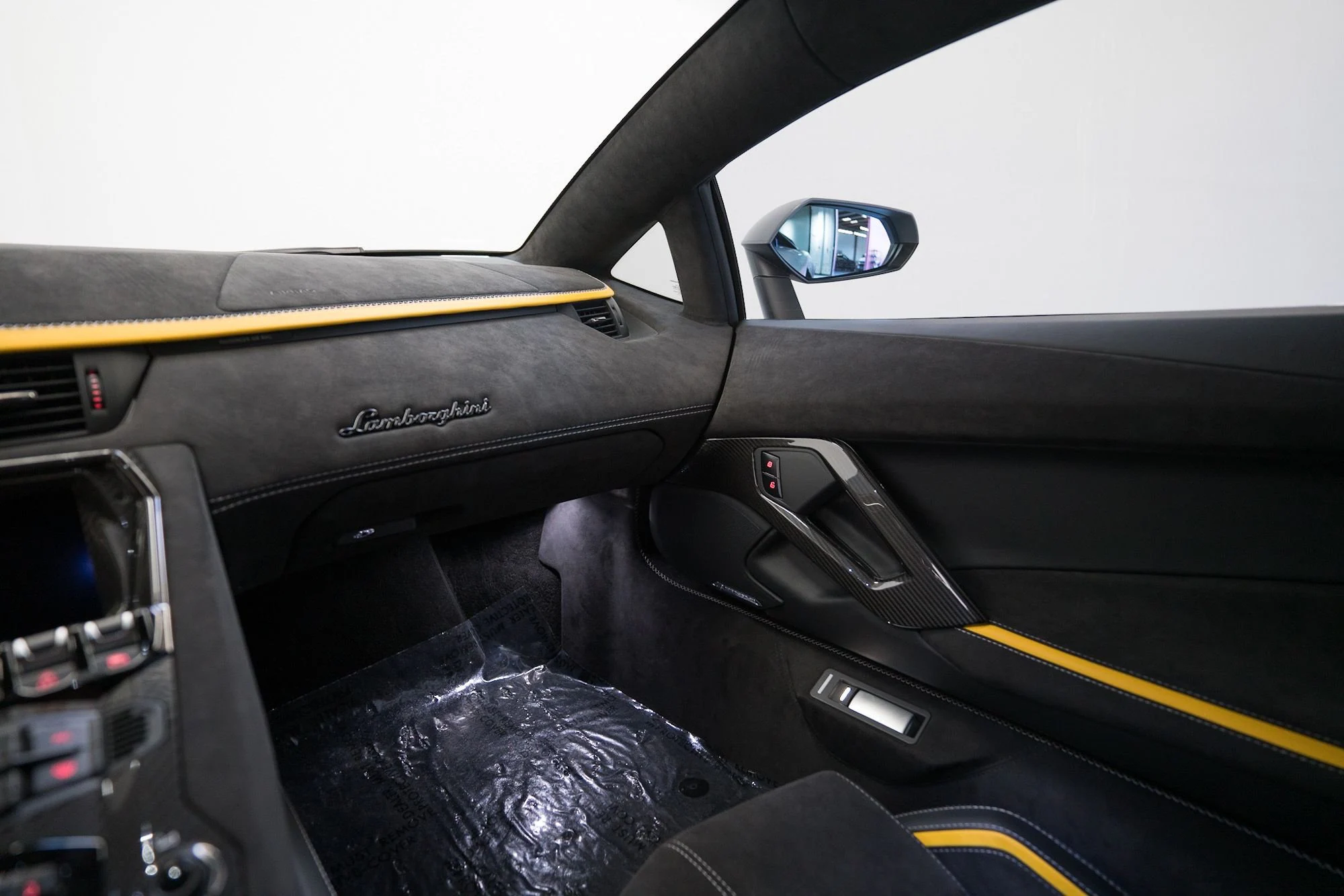 2022 Lamborghini Aventador Ultimae Coupe (21)
