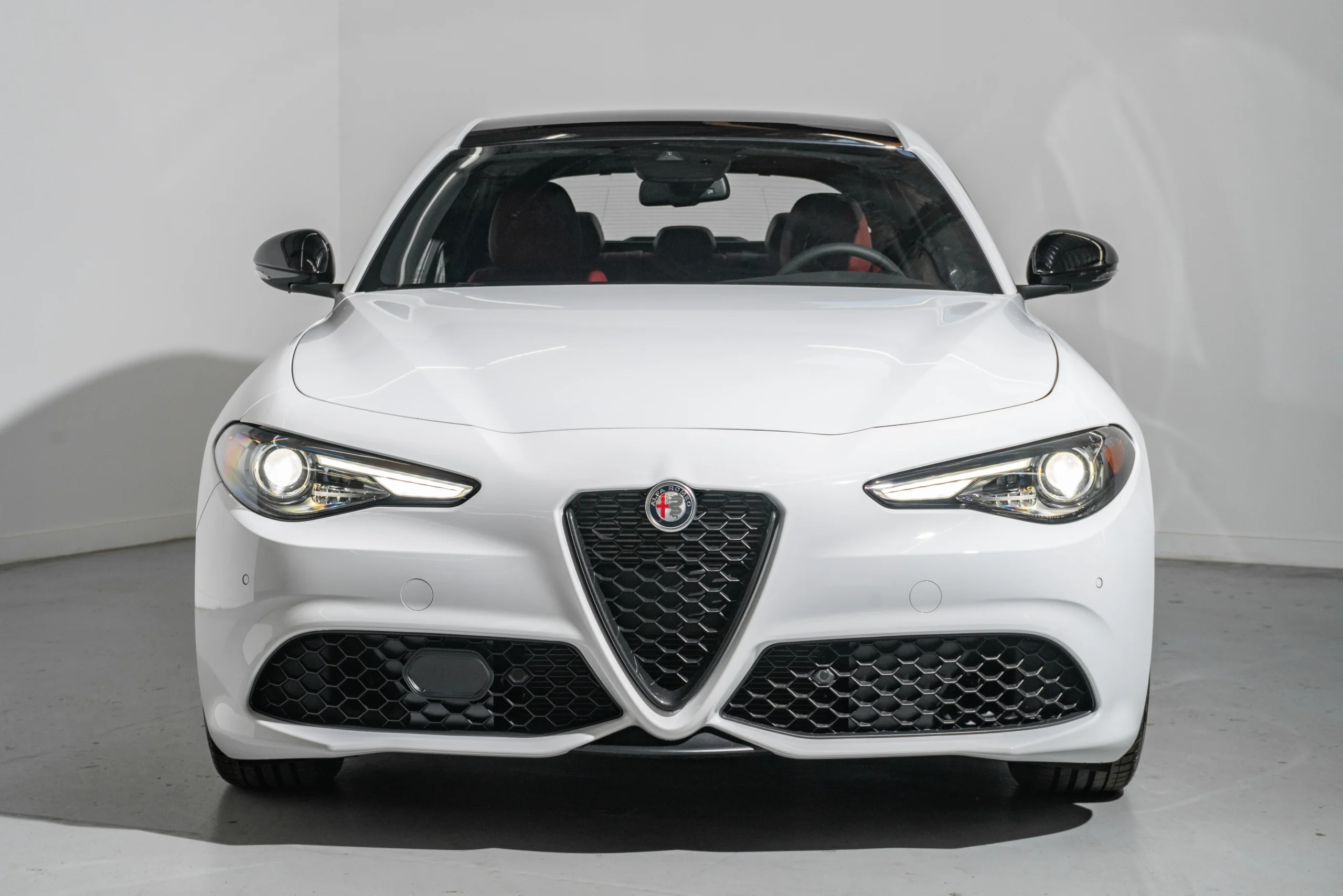 New 2023 Alfa Romeo Giulia VELOCE RWD Sedan