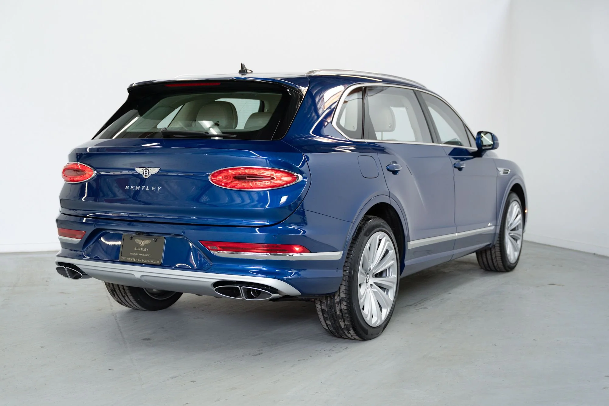 New 2023 Bentley Bentayga EWB Azure suv (22)