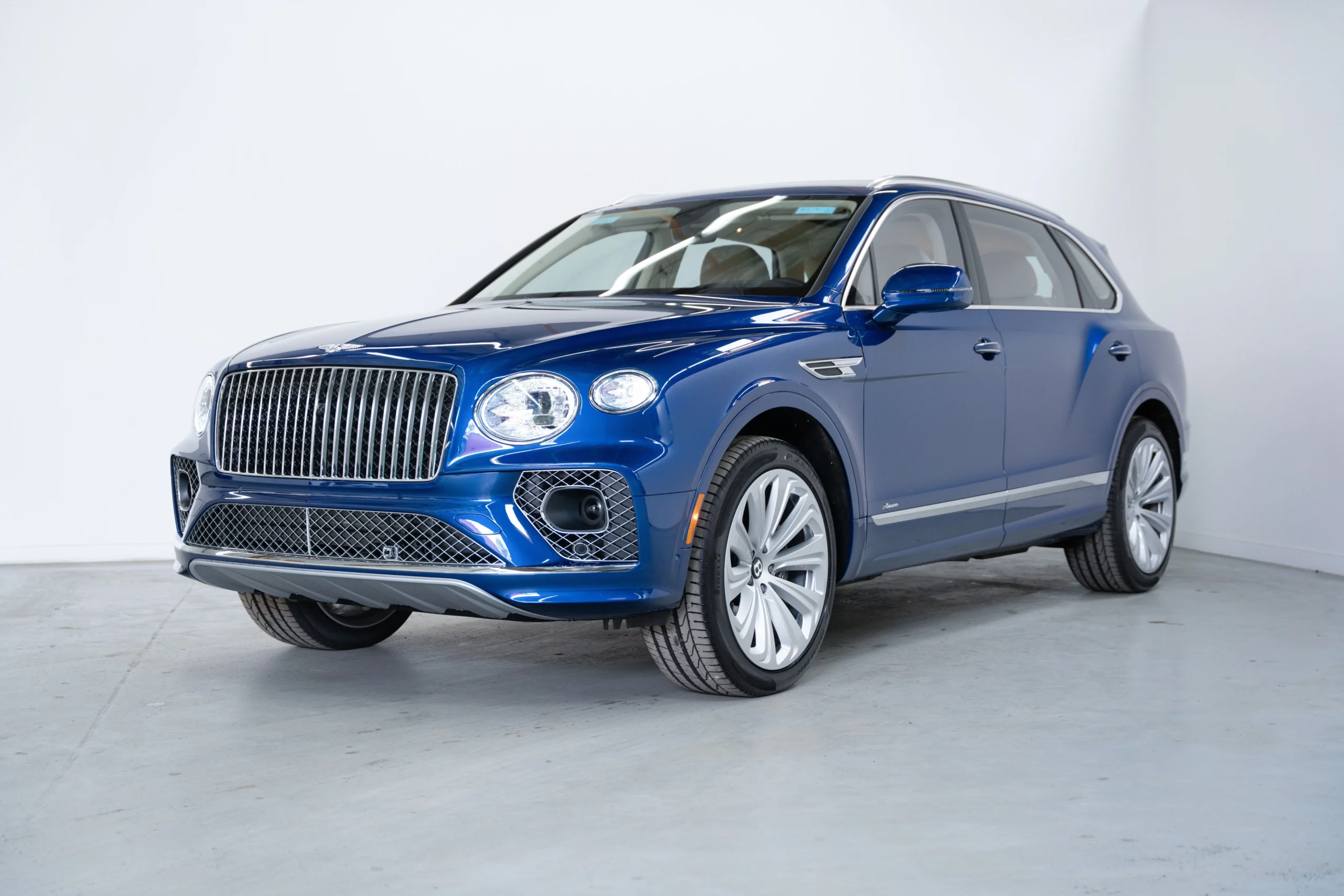 New 2023 Bentley Bentayga EWB Azure suv (8)