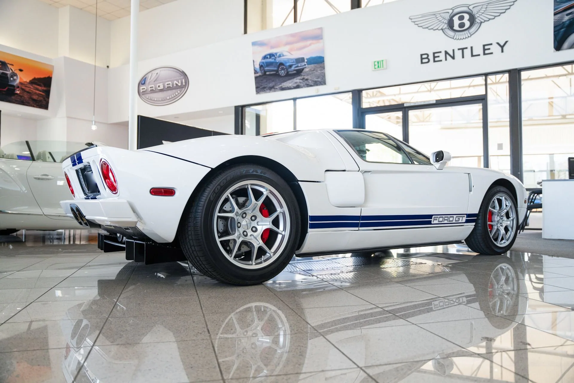 Used 2006 Ford GT coupe (10)