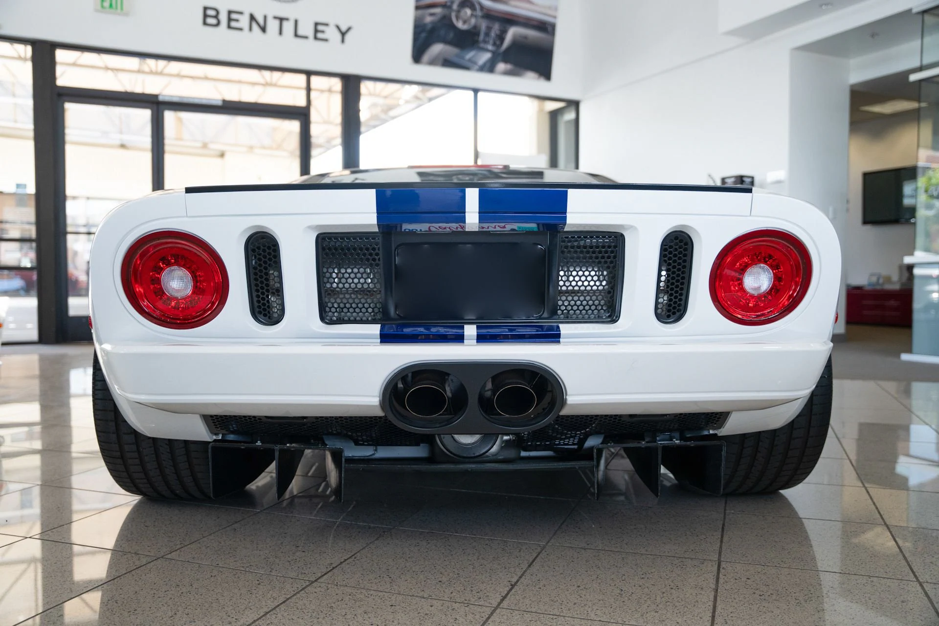 Used 2006 Ford GT coupe (28)