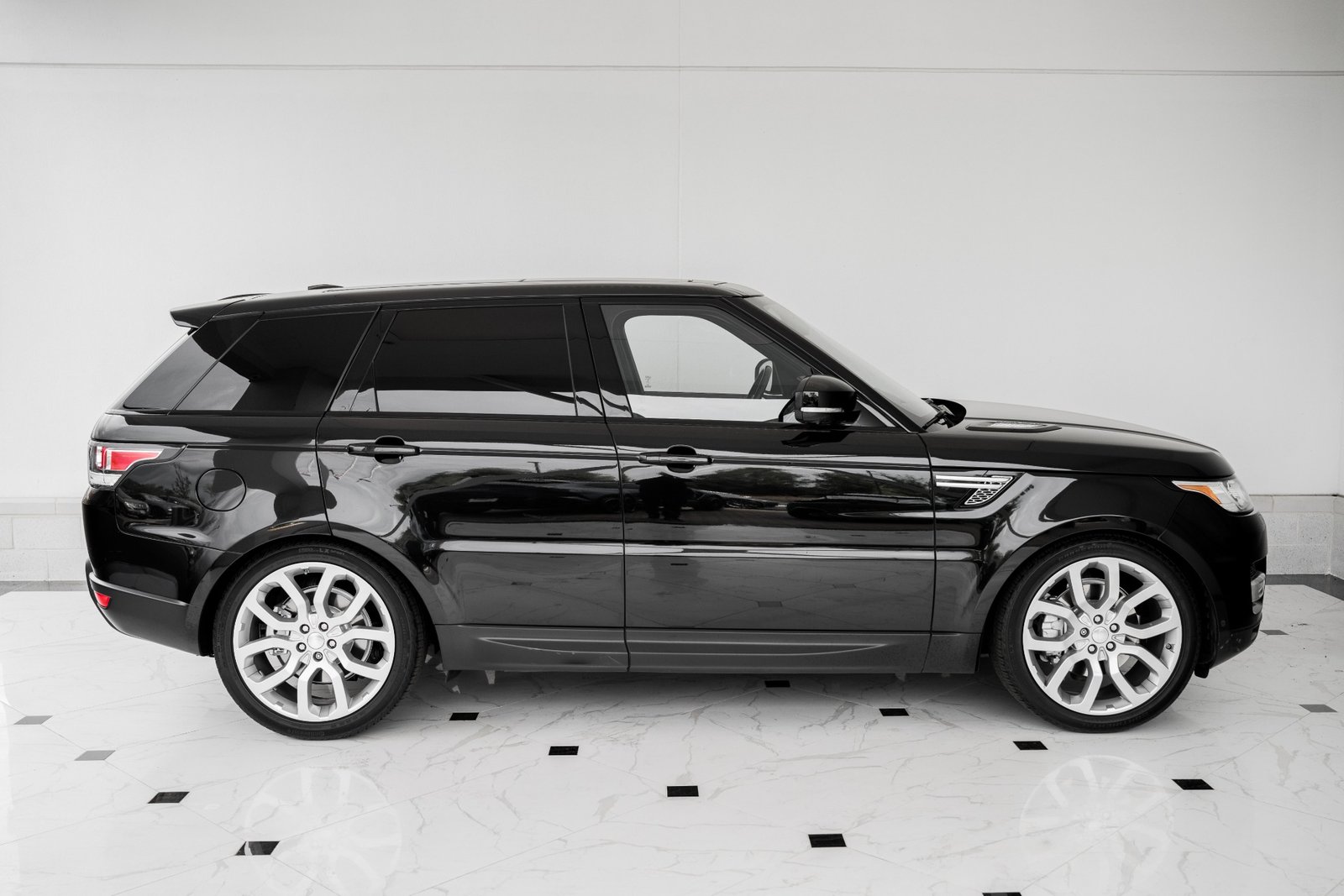 Used 2014 Land Rover Range Rover Sport 30L V6 Supercharged HSE (5)