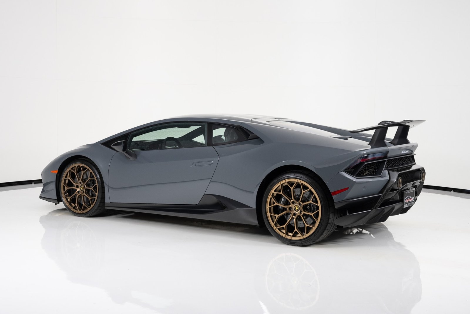 Used 2018 Lamborghini Huracan Performante (22)