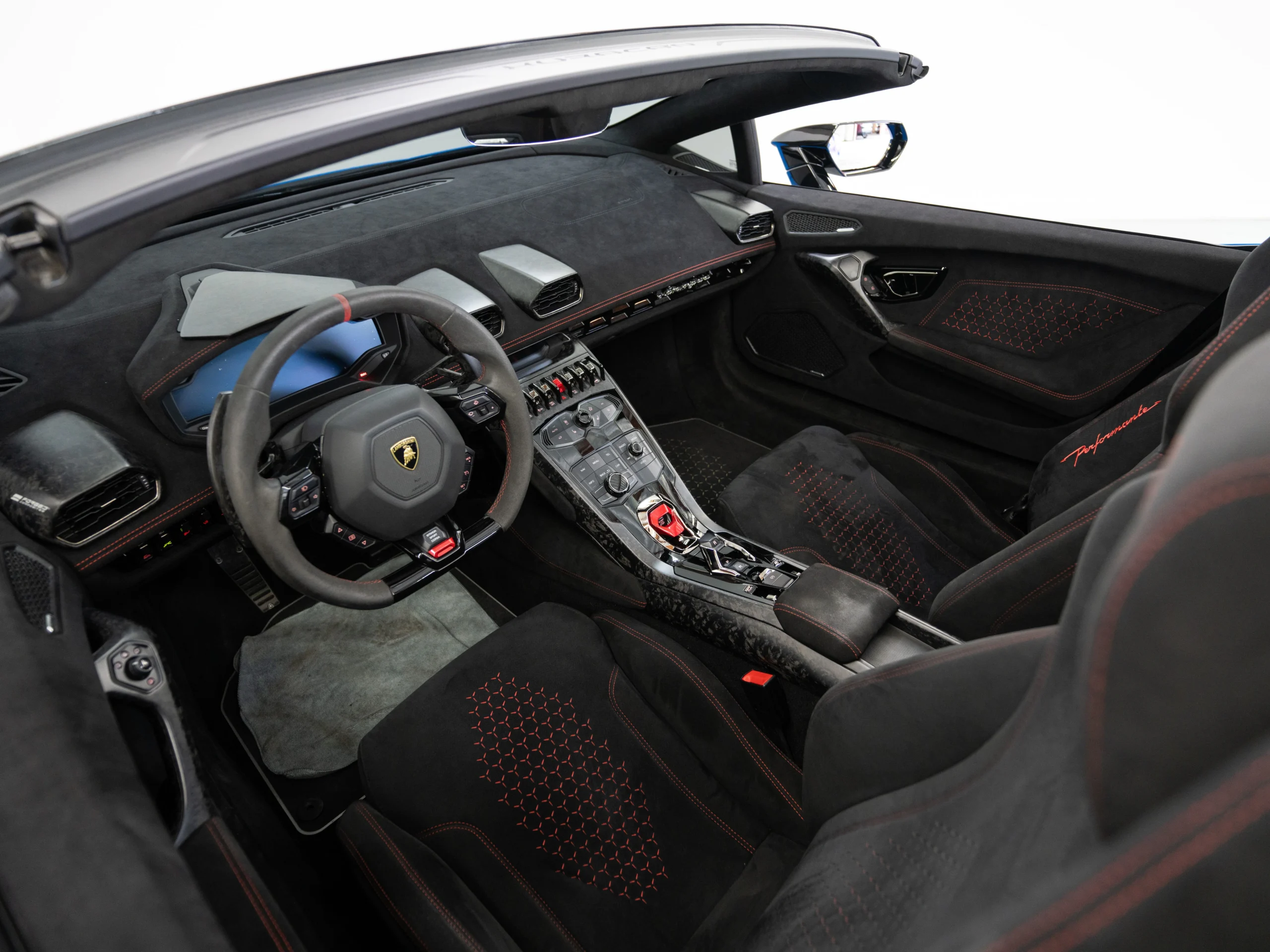 Used 2018 Lamborghini Huracan Performante Spyder (18)