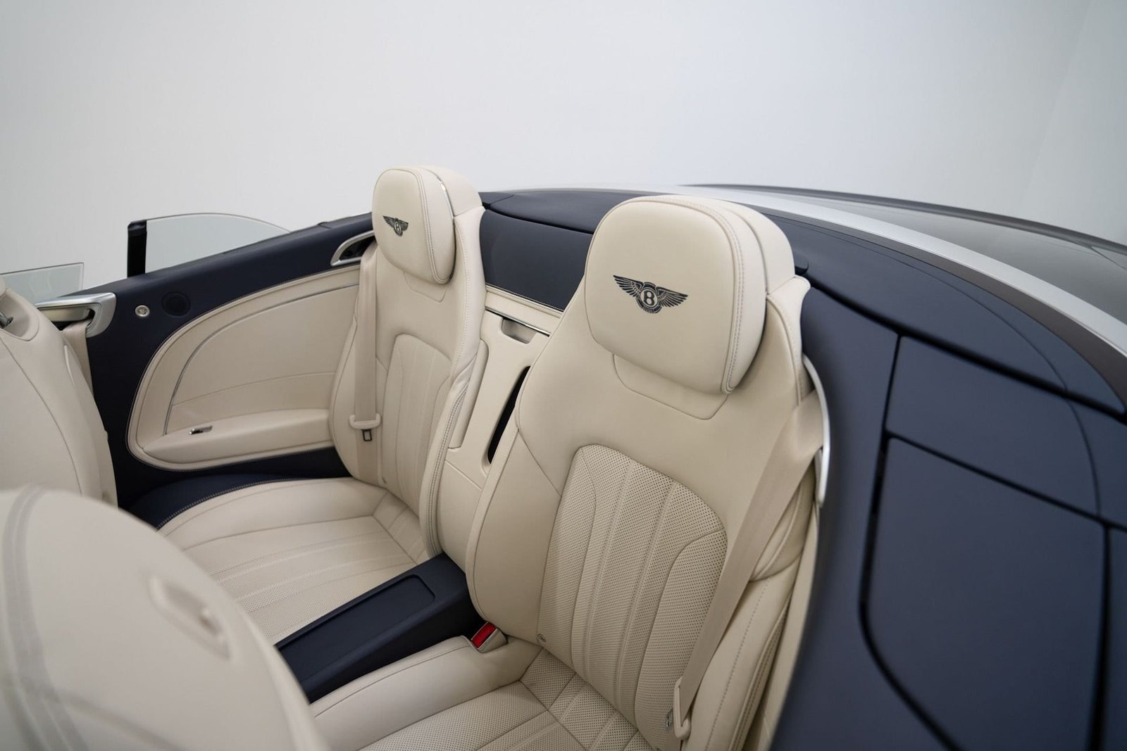 Used 2020 Bentley Continental GTC convertible (2)