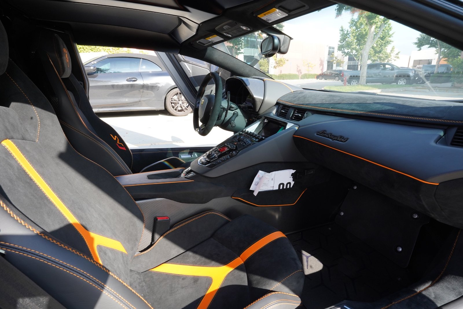 Used 2020 Lamborghini Aventador SVJ (36)