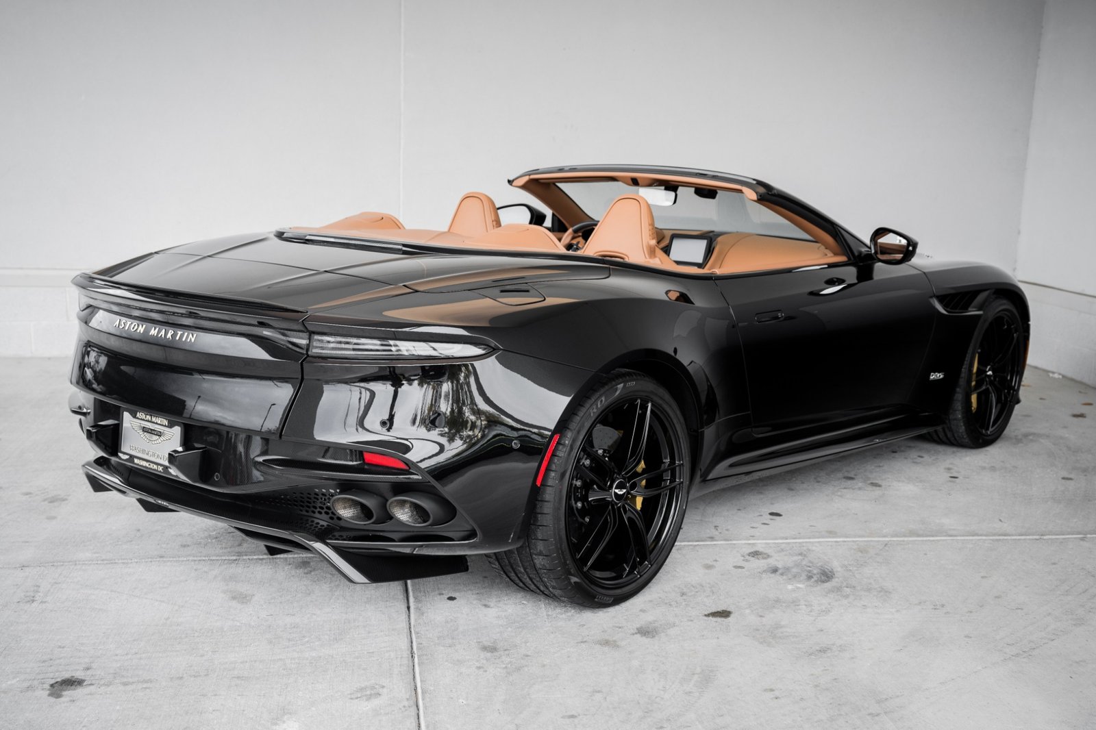 Used 2021 ASTON MARTIN DBS SUPERLEGGERA VOLANTE (19)