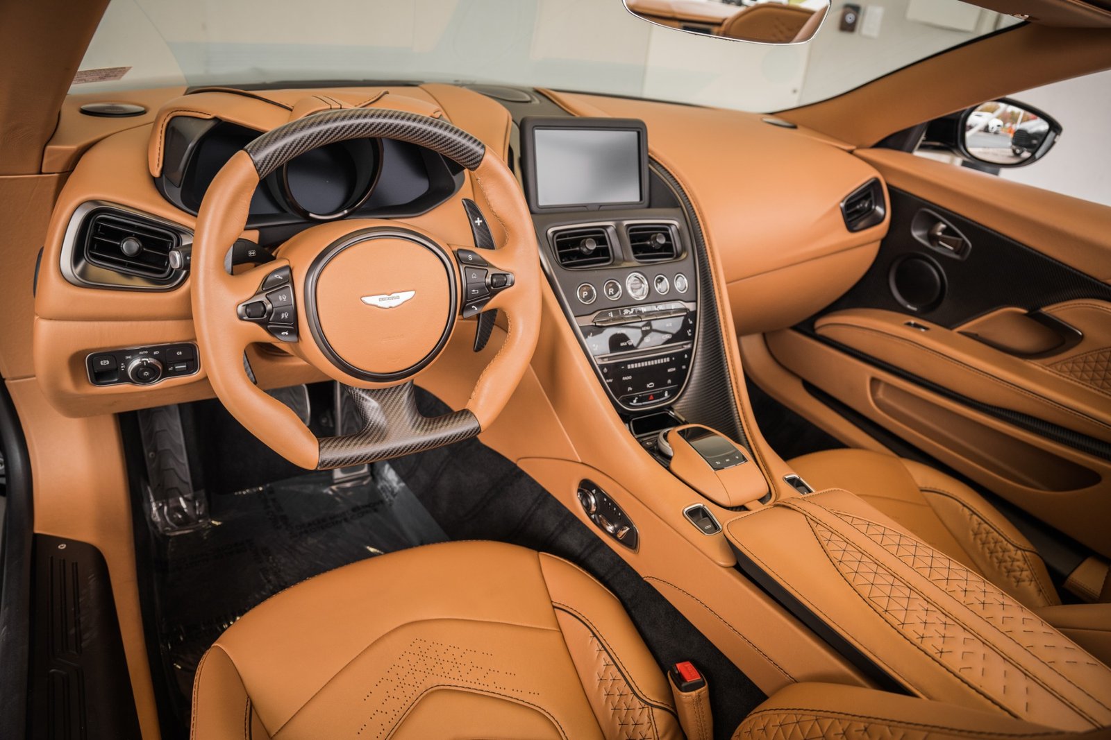 Used 2021 ASTON MARTIN DBS SUPERLEGGERA VOLANTE (39)