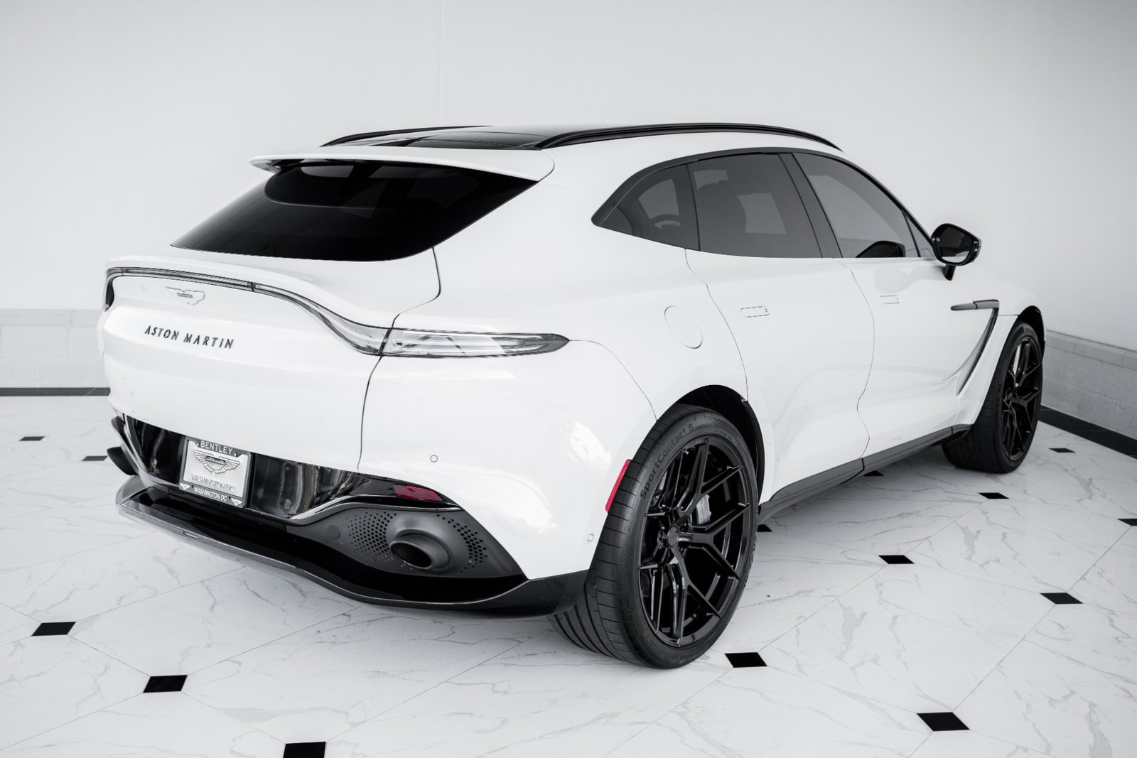 Used 2021 ASTON MARTIN DBX 550 For Sale (20)