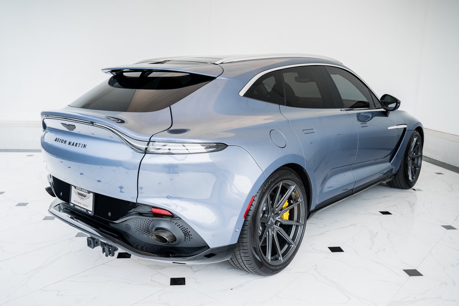 Used 2021 ASTON MARTIN DBX 550 For Sale (38)