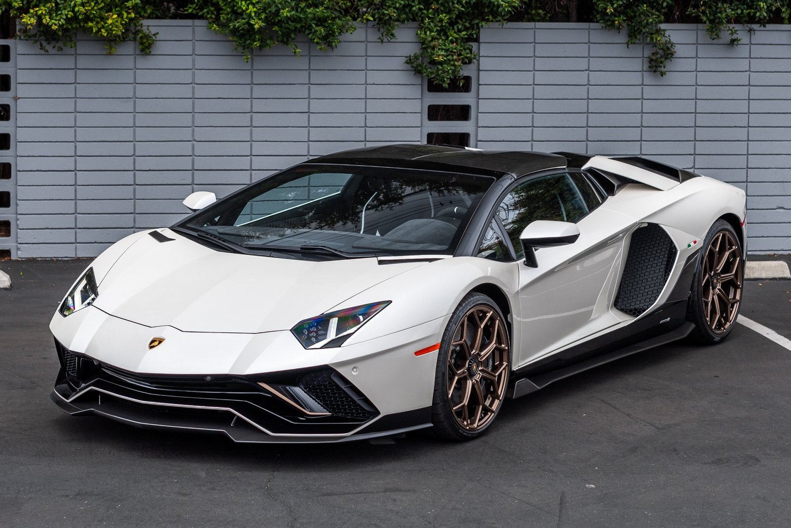 Used 2022 Lamborghini Aventador Ultimae (60)