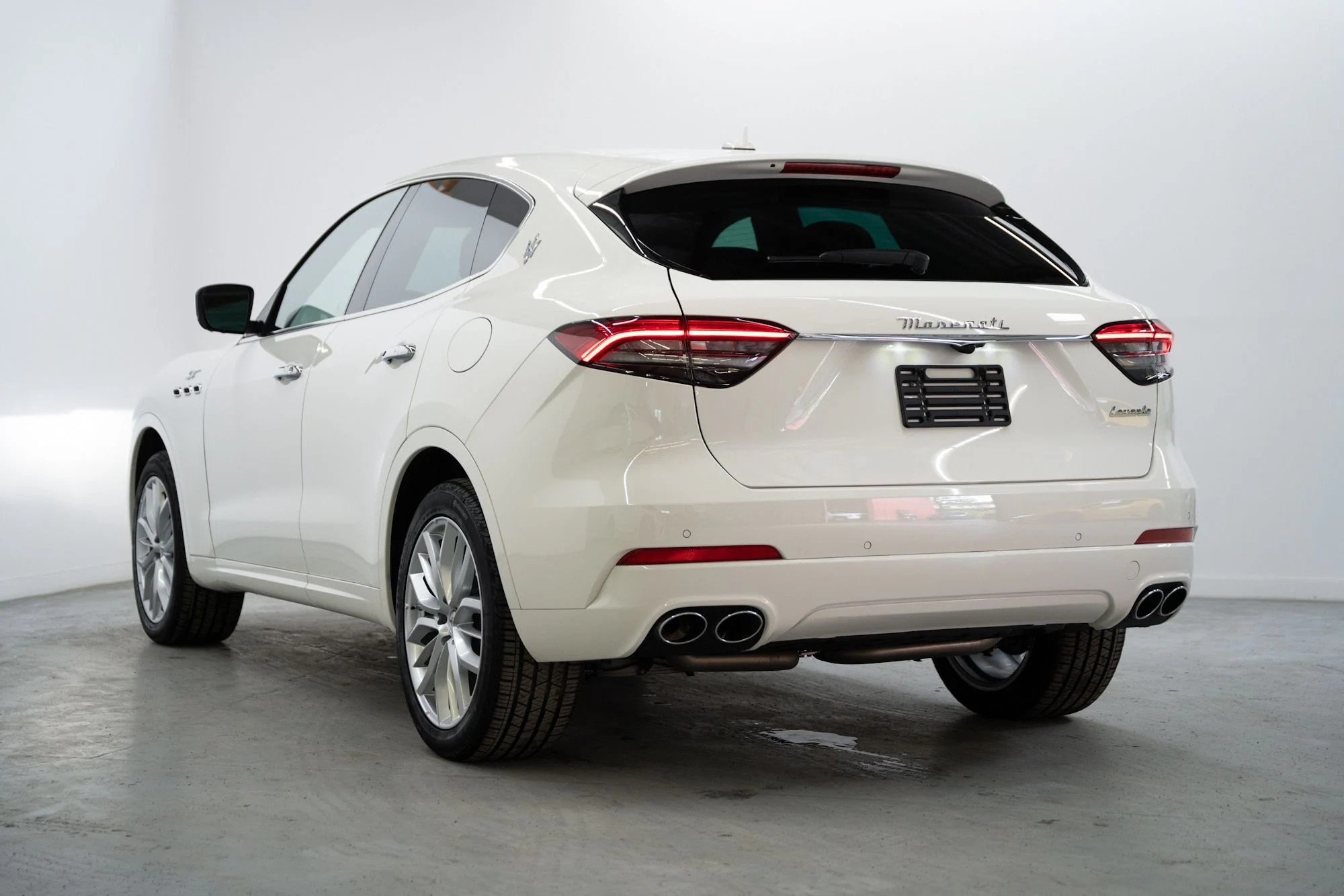 Used 2022 Maserati Levante suv (5)