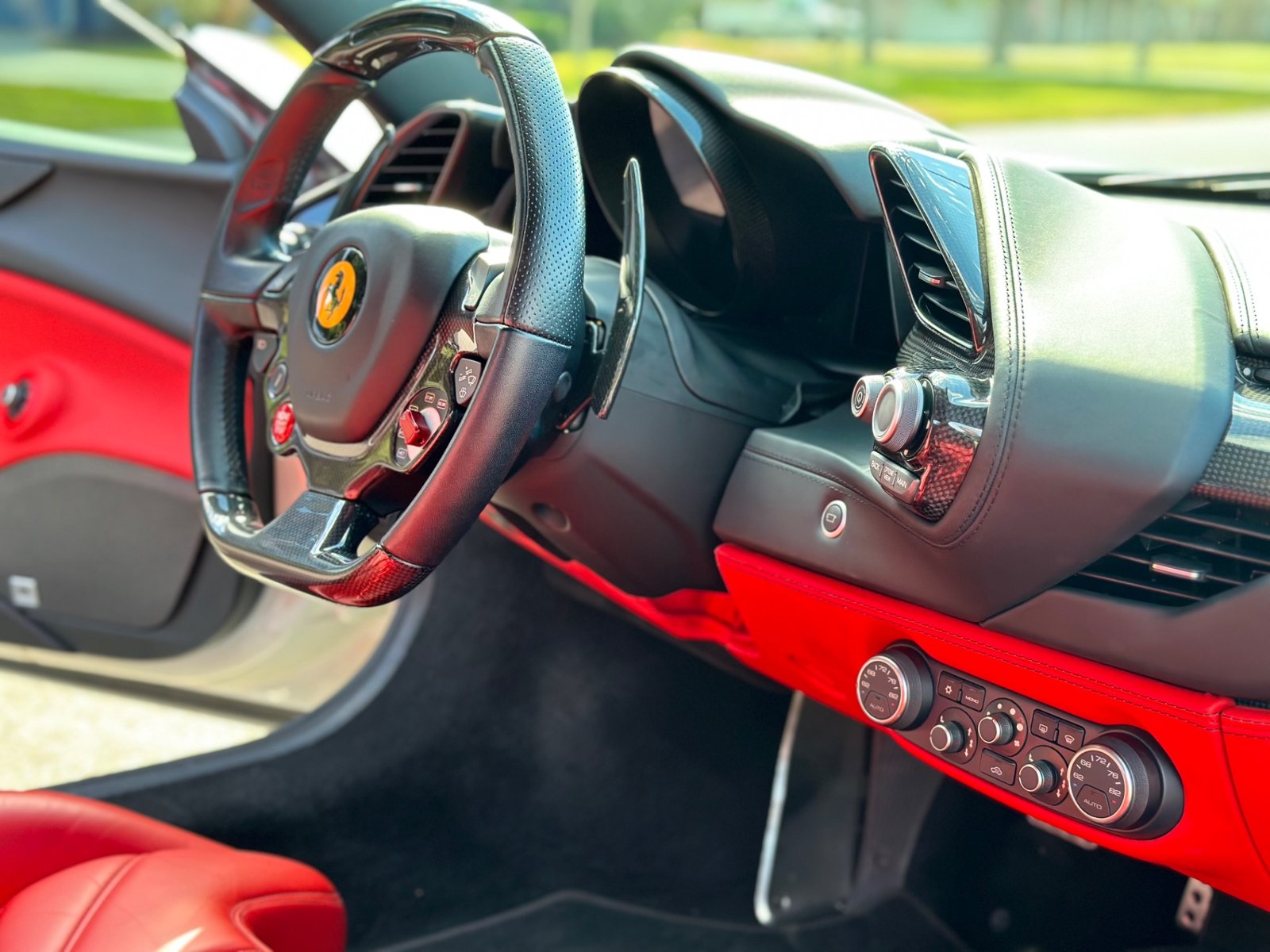 Used-2017-Ferrari-488-GTB-1690408332 (4)