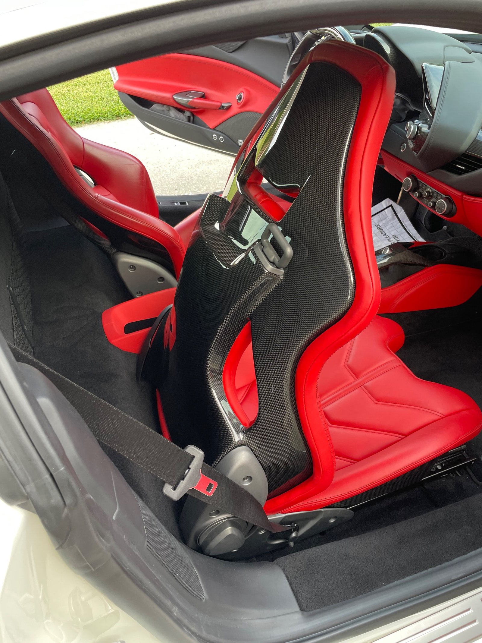 Used-2017-Ferrari-488-GTB-1690408332 (7)