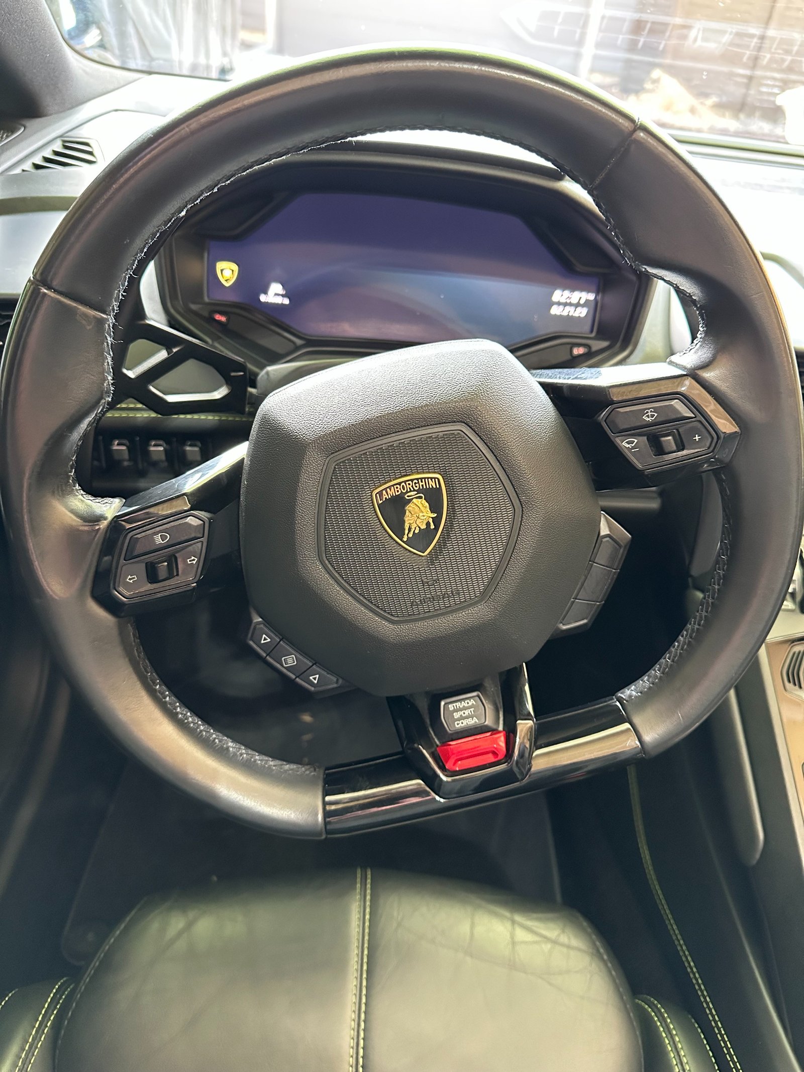 Used-2017-Lamborghini-Huracan-Spyder-VF-Supercharged-LP-610-4-1682120279 (4)