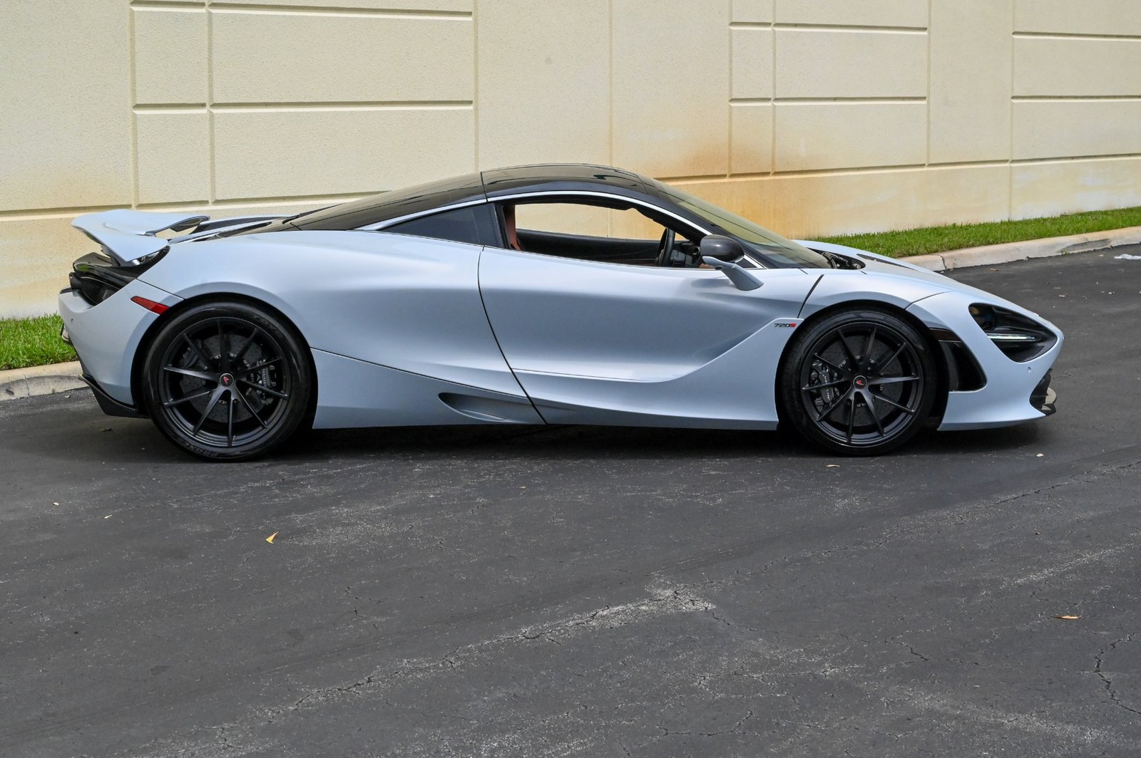 Used-2018-McLaren-720S-Launch-Edition-1690403909