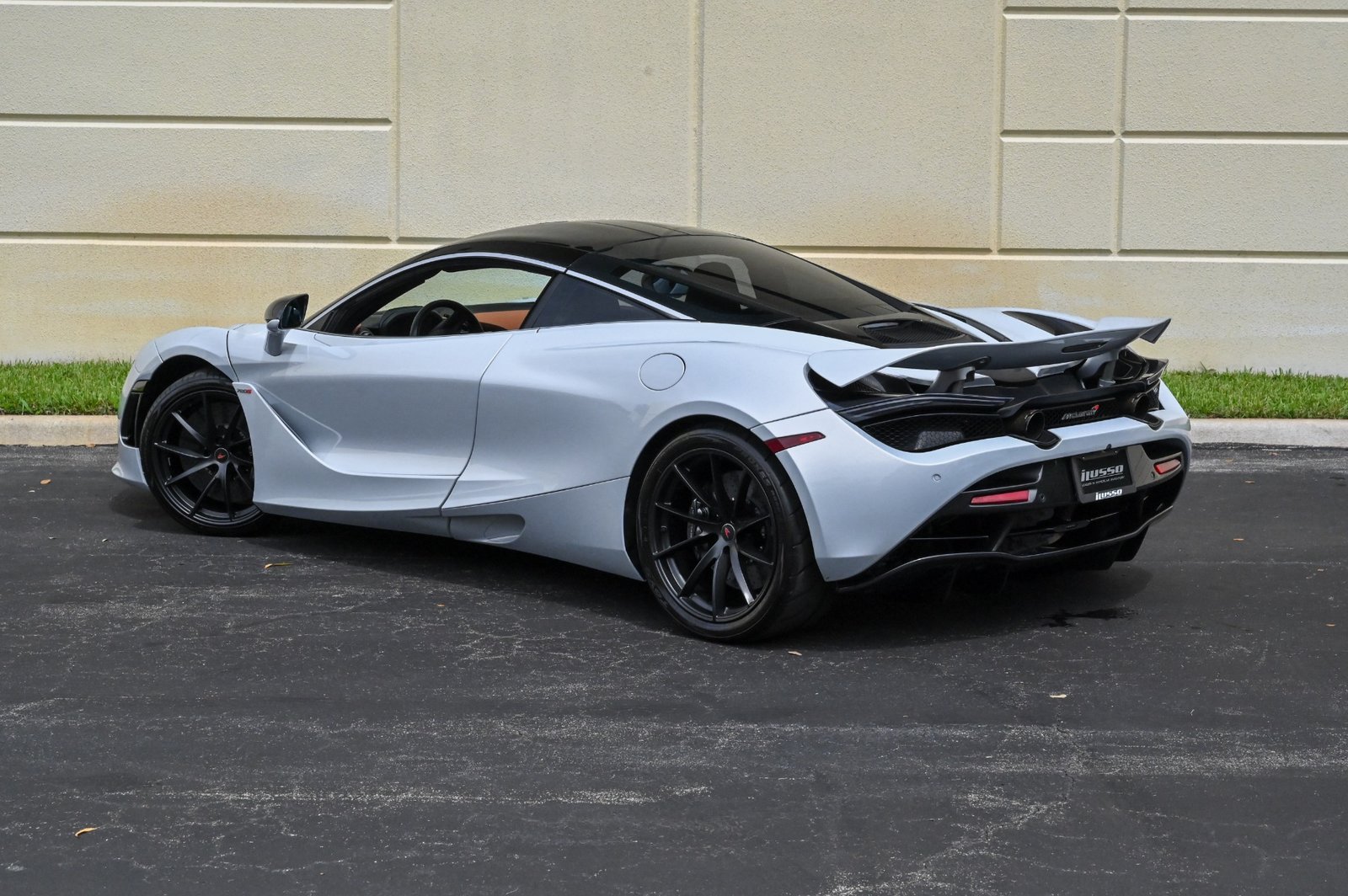 Used-2018-McLaren-720S-Launch-Edition-1690403919