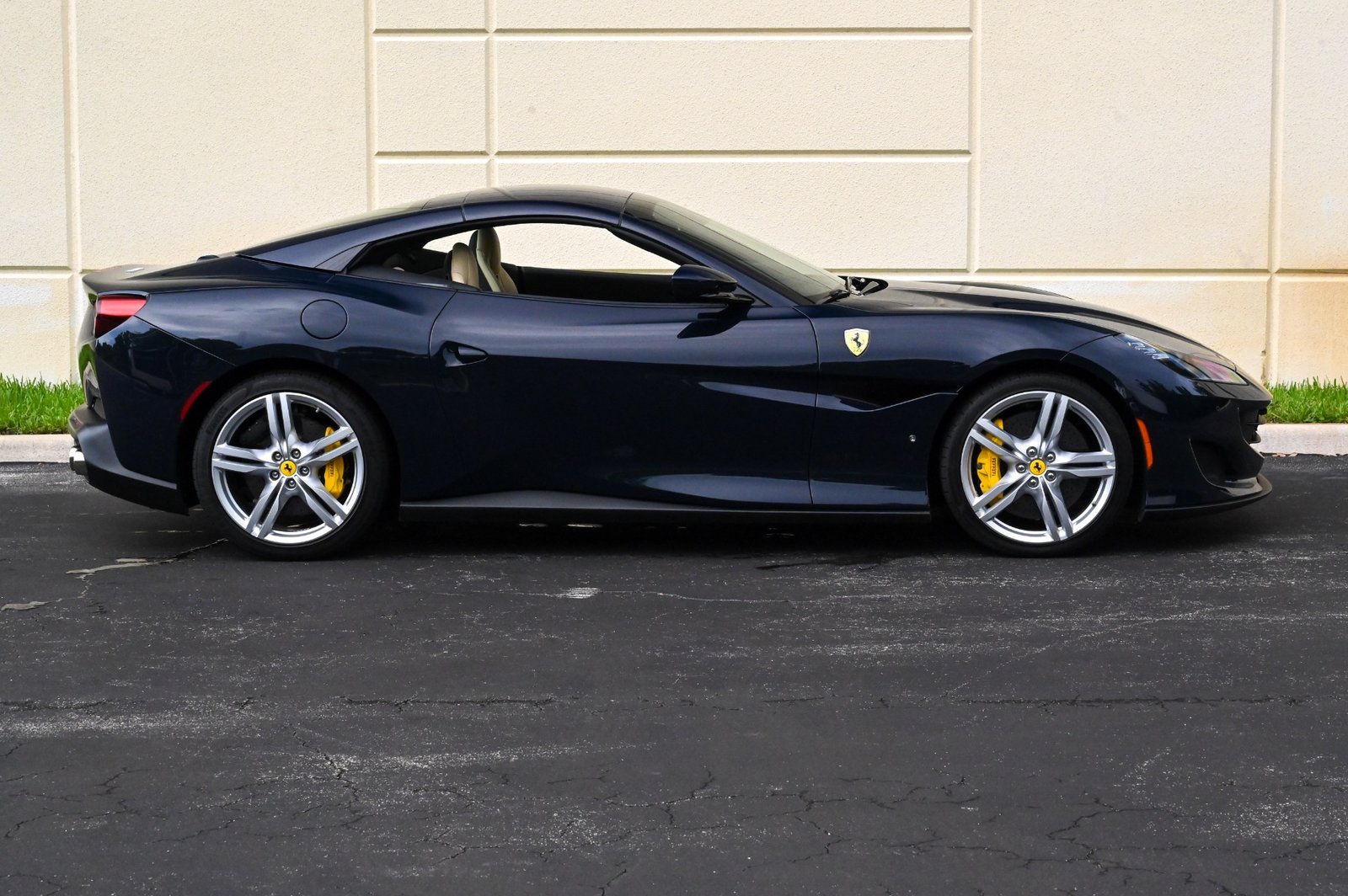 Used-2019-Ferrari-Portofino-1690924278