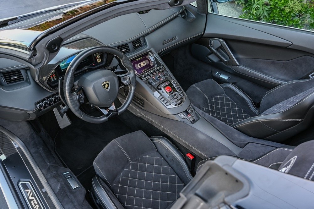 Used 2019 Lamborghini Aventador S Roadster For Sale (26)
