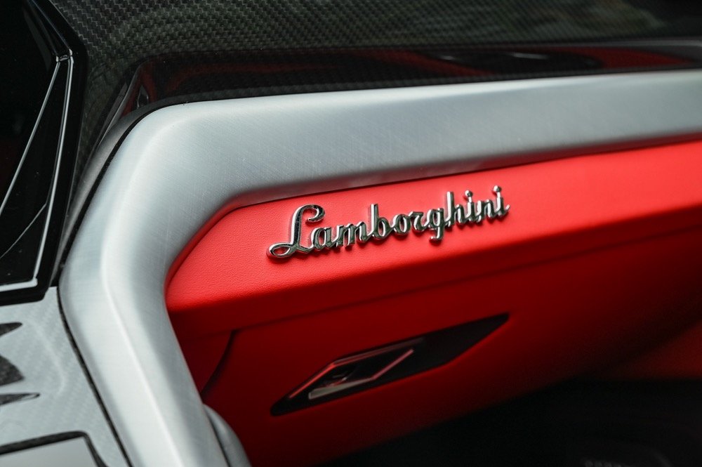 Used 2020 Lamborghini Urus For Sale (26)