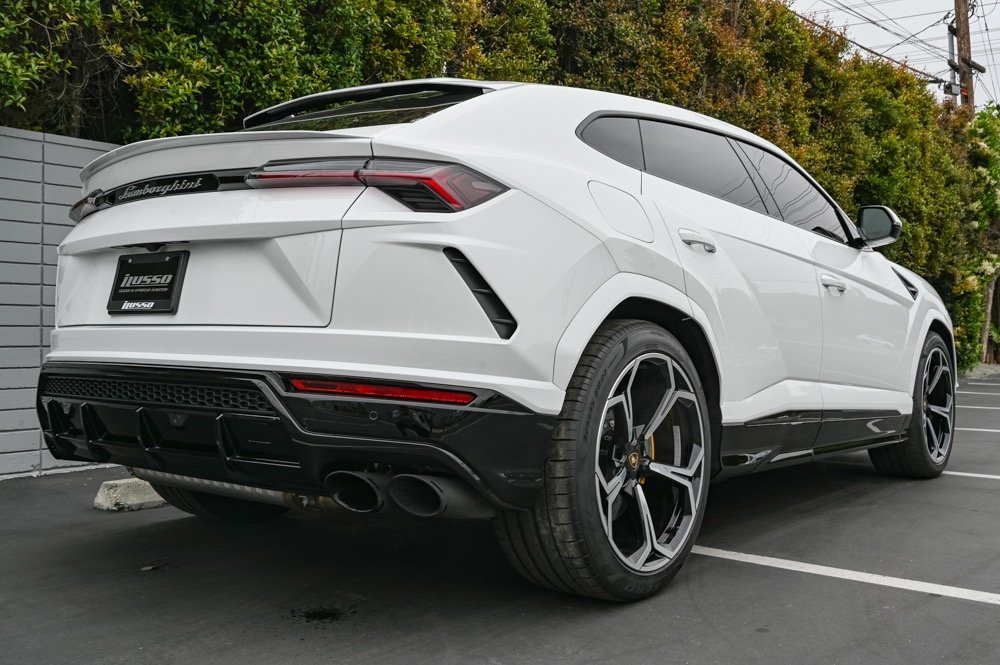 Used-2021-Lamborghini-Urus-1684989913