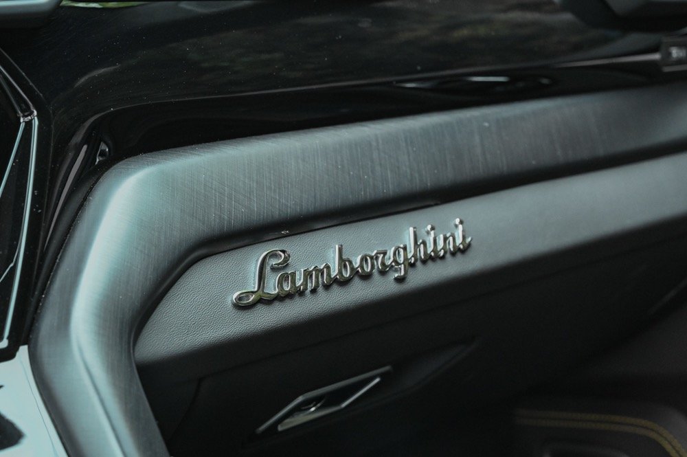 Used-2021-Lamborghini-Urus-1684989921 (1)