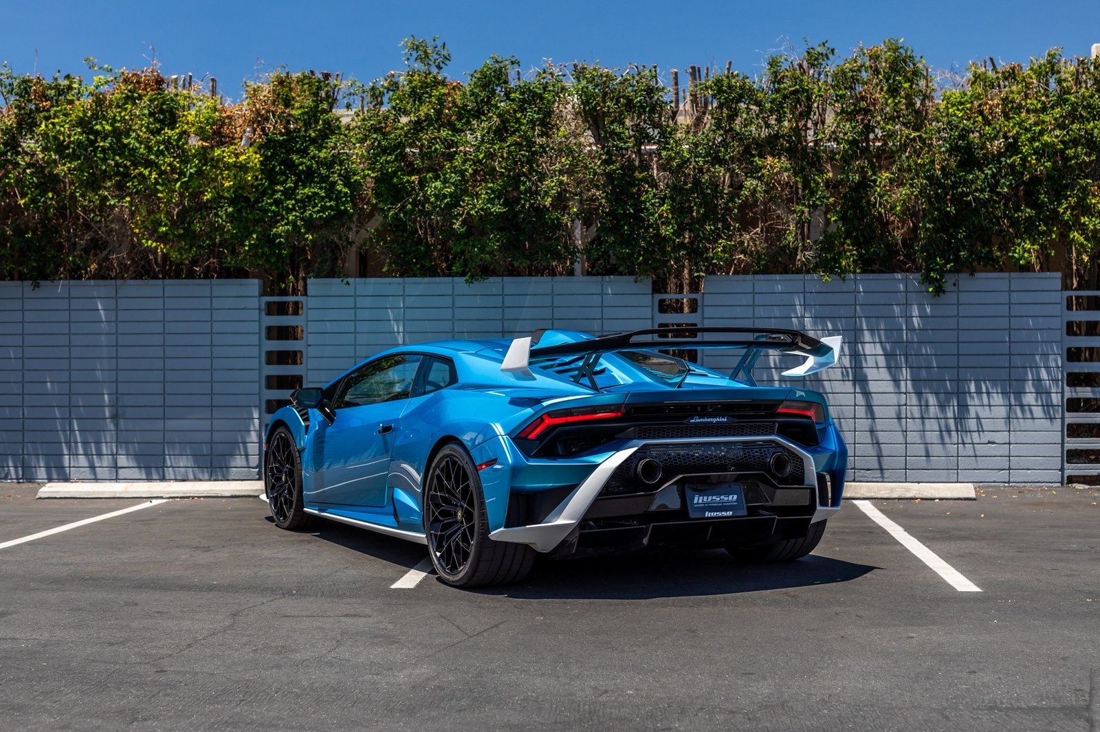 Used 2022 Lamborghini Huracan STO (31)