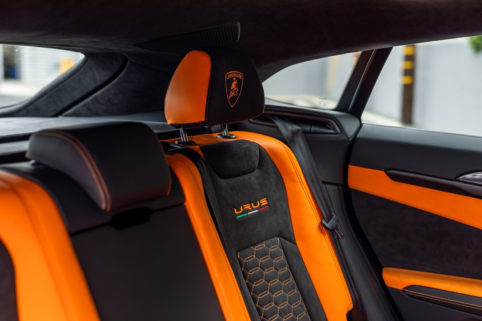Used 2022 Lamborghini Urus For Sale (35)