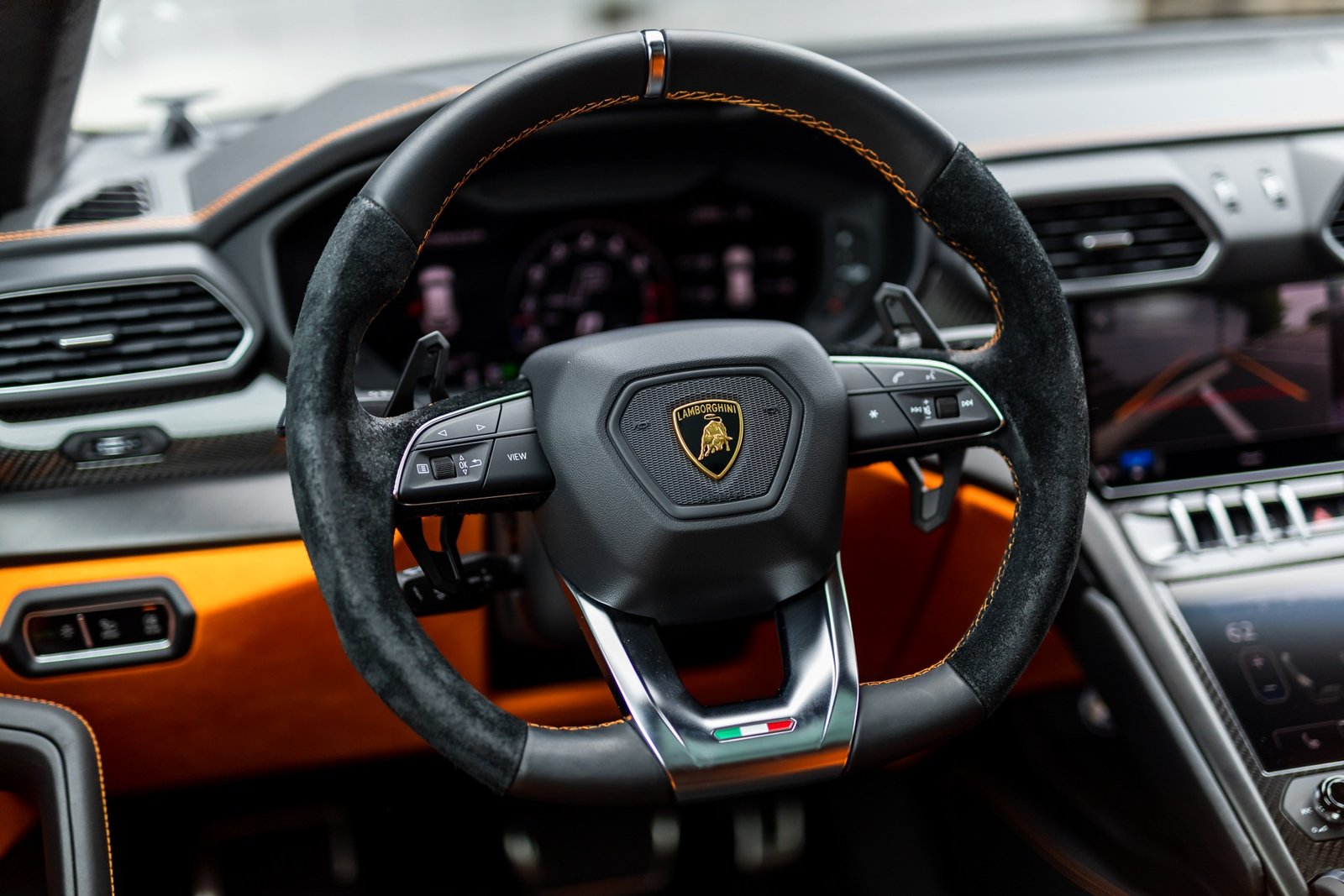 Used 2022 Lamborghini Urus For Sale (41)