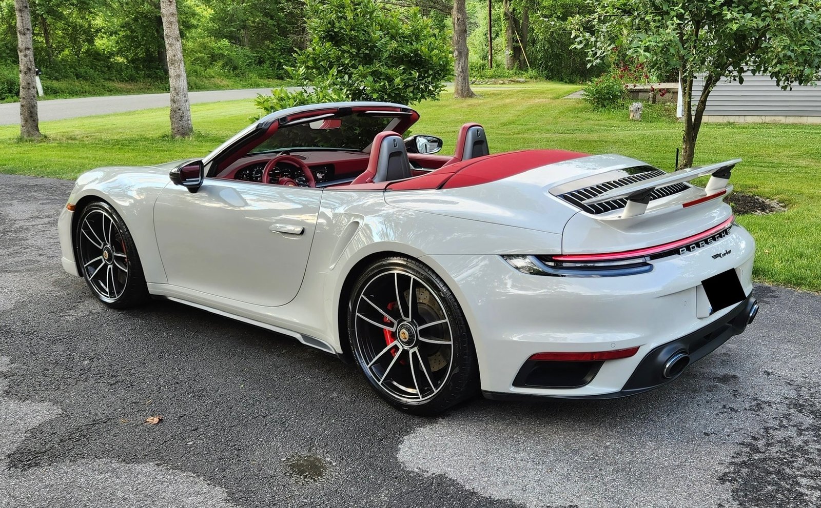 Used-2022-Porsche-911-Turbo-1687195409