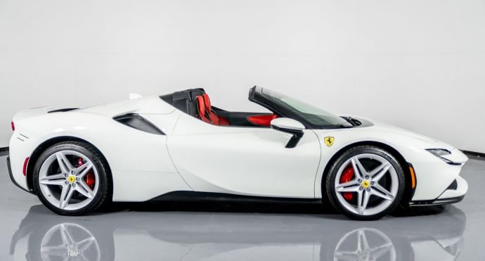 2022 Ferrari SF90 Spider For Sale (41)