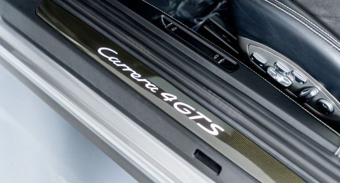 2015 Porsche 911 Carrera 4 GTS For Sale (26)