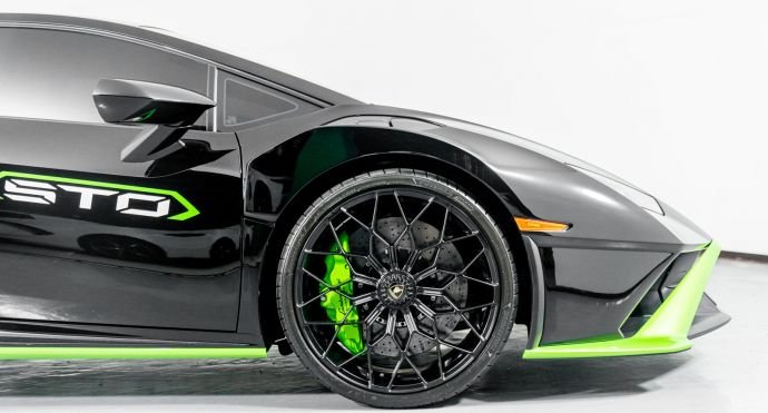 2022 Lamborghini Huracan STO For Sale (42)
