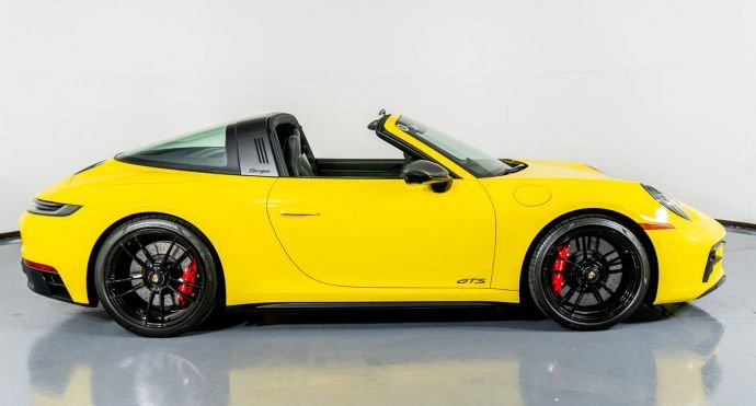 2022 Porsche 911 – Targa 4 GTS For Sale (32)