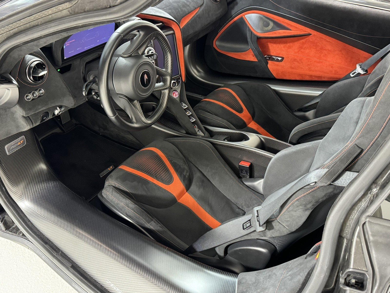 USED 2021 MCLAREN 765LT CARBON PKG FOR SALE (33)