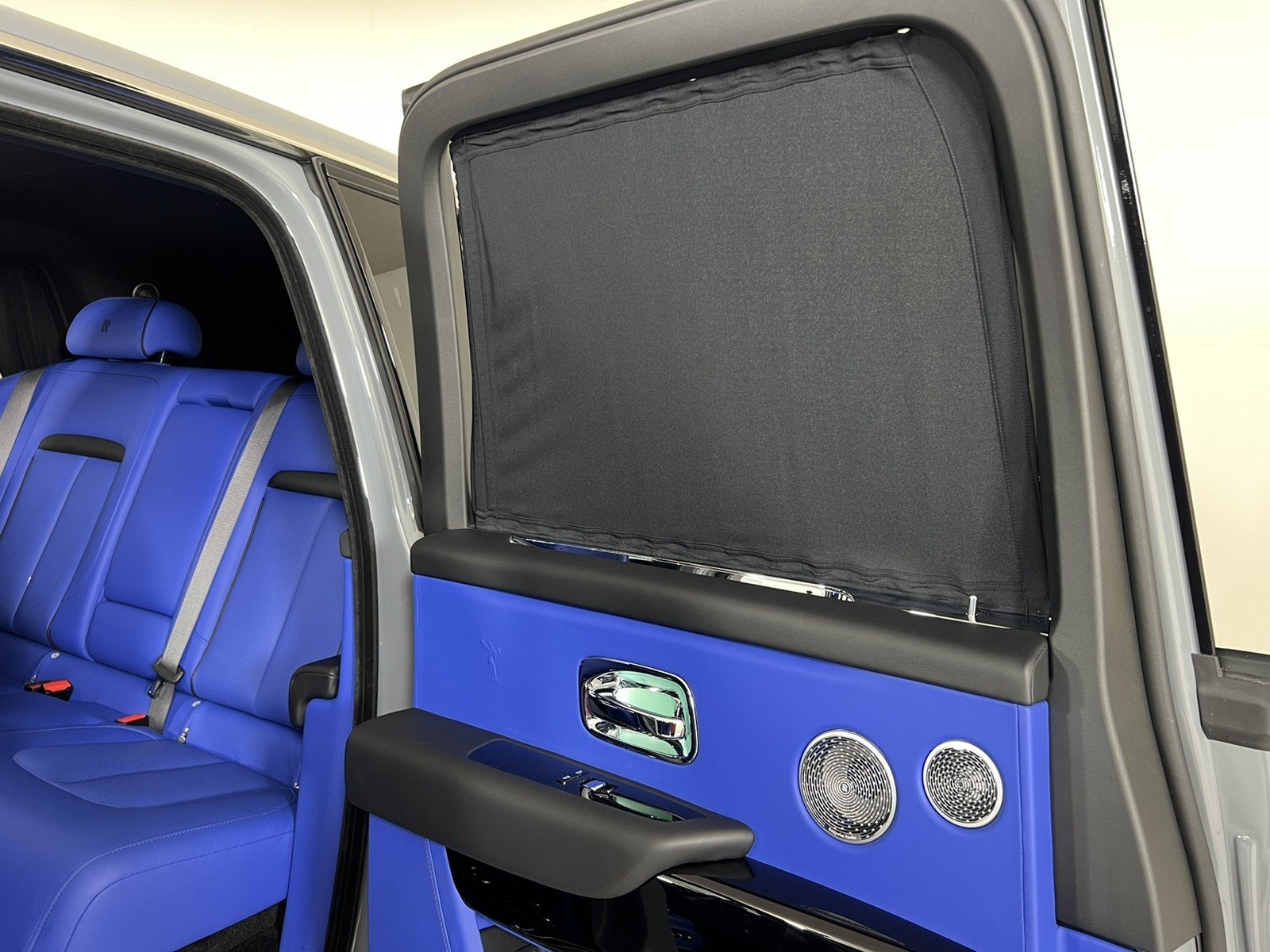 USED 2023 ROLLS-ROYCE CULLINAN STARLIGHT HEADLINER FORSALE (15)